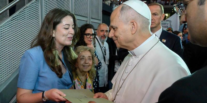 Red Fratelli entrega al papa Le&oacute;n XIV las conclusiones del Foro Pol&iacute;tica Joven, recogidas en el documento &laquo;Alzando la mirada: Una pol&iacute;tica joven desde la dignidad y la fe&raquo;