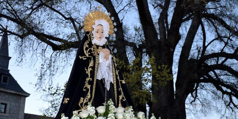 San Miguel Arcángel de Guadarrama inaugura la Semana Santa con la procesión de la Dolorosa