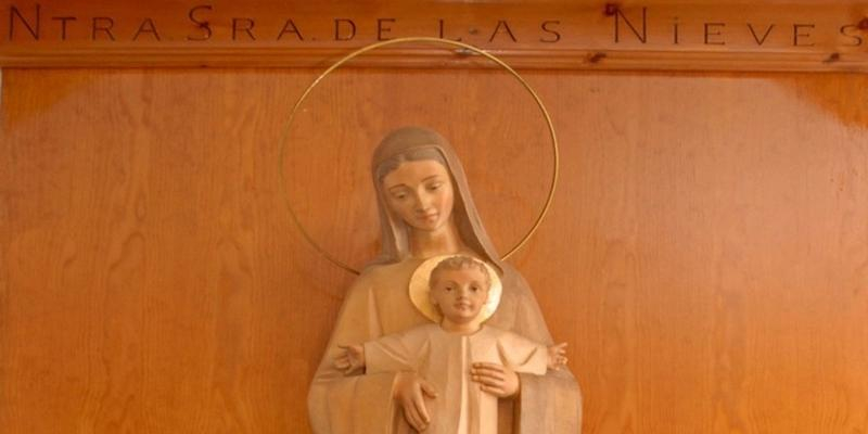 Nuestra Señora de las Nieves despide el mes de María con el rezo del rosario por las calles de Mirasierra