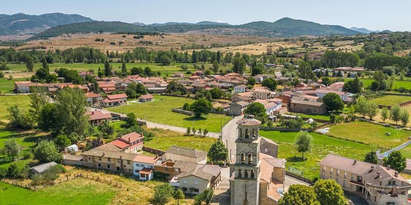 M&aacute;s de un centenar de menores de Reina de los &Aacute;ngeles, de Pozuelo, disfrutan de un campamento en Vegaquemada