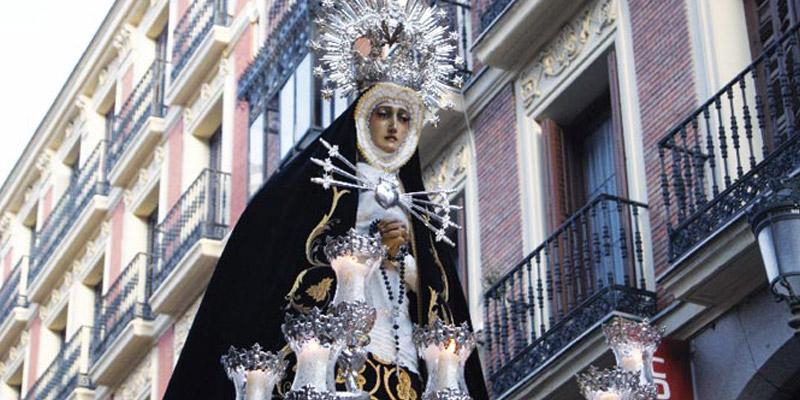 María Santísima de los Siete Dolores realiza su salida procesional en el Viernes Santo