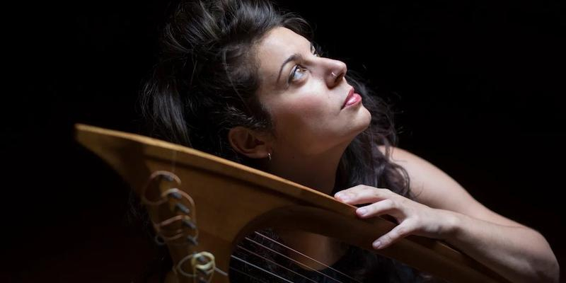 Sara &Aacute;gueda presenta 'El arpa del rey David, en los ojos del renacimiento' en San Miguel Arc&aacute;ngel de La Hiruela