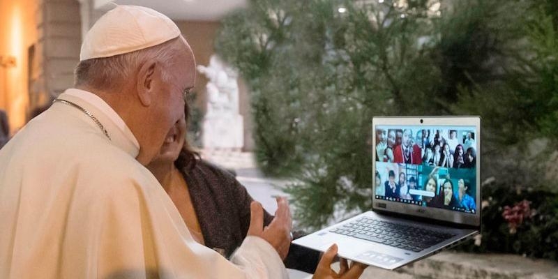 El Papa Francisco lanza proyecto 'Programando por la Paz' e inaugura el 'Hub Tecnol&oacute;gico de Scholas'