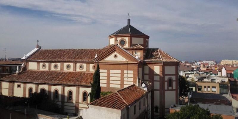 Monseñor Juan Antonio Martínez Camino, SJ, realiza la visita pastoral a Nuestra Señora de las Victorias