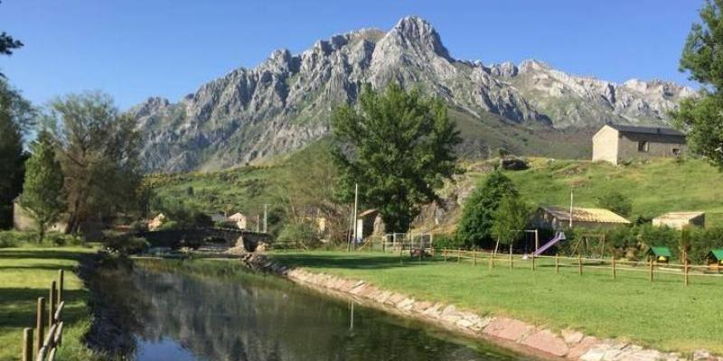 La localidad leonesa de Valdeteja acoge el campamento de verano para niños y preadolescentes de San Federico