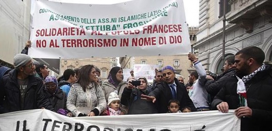 Italia: manifestaci&oacute;n musulmana en la calle contra el terrorismo