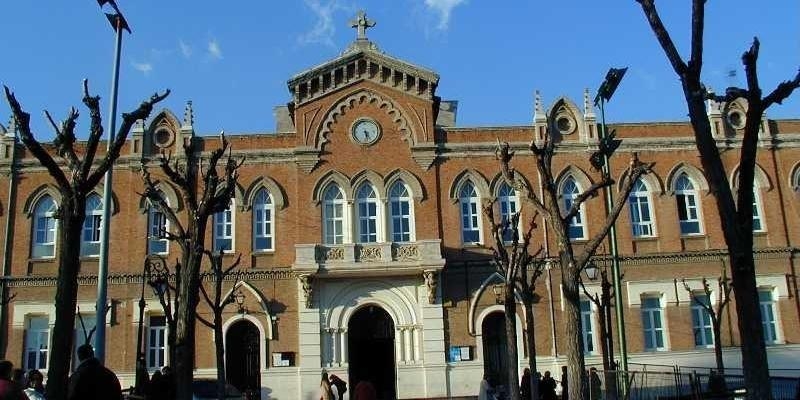 Nuestra Madre del Dolor atiende a familias necesitadas del colegio Fundación Caldeiro