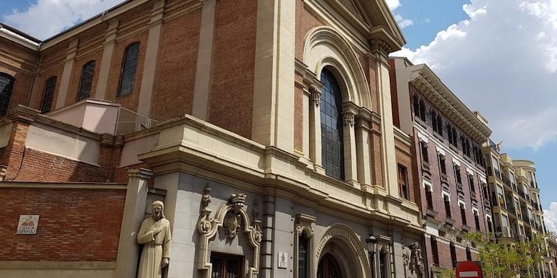 La bas&iacute;lica Jes&uacute;s de Medinaceli recibe la visita pastoral de monse&ntilde;or Jes&uacute;s Vidal