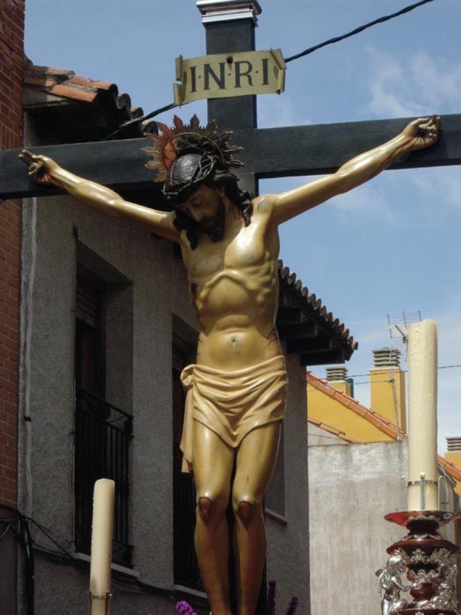 Fuencarral celebra una procesi&oacute;n con Nuestra Se&ntilde;ora de Valverde y el Cristo de la Vera-Cruz en la Exaltaci&oacute;n de la Santa Cruz