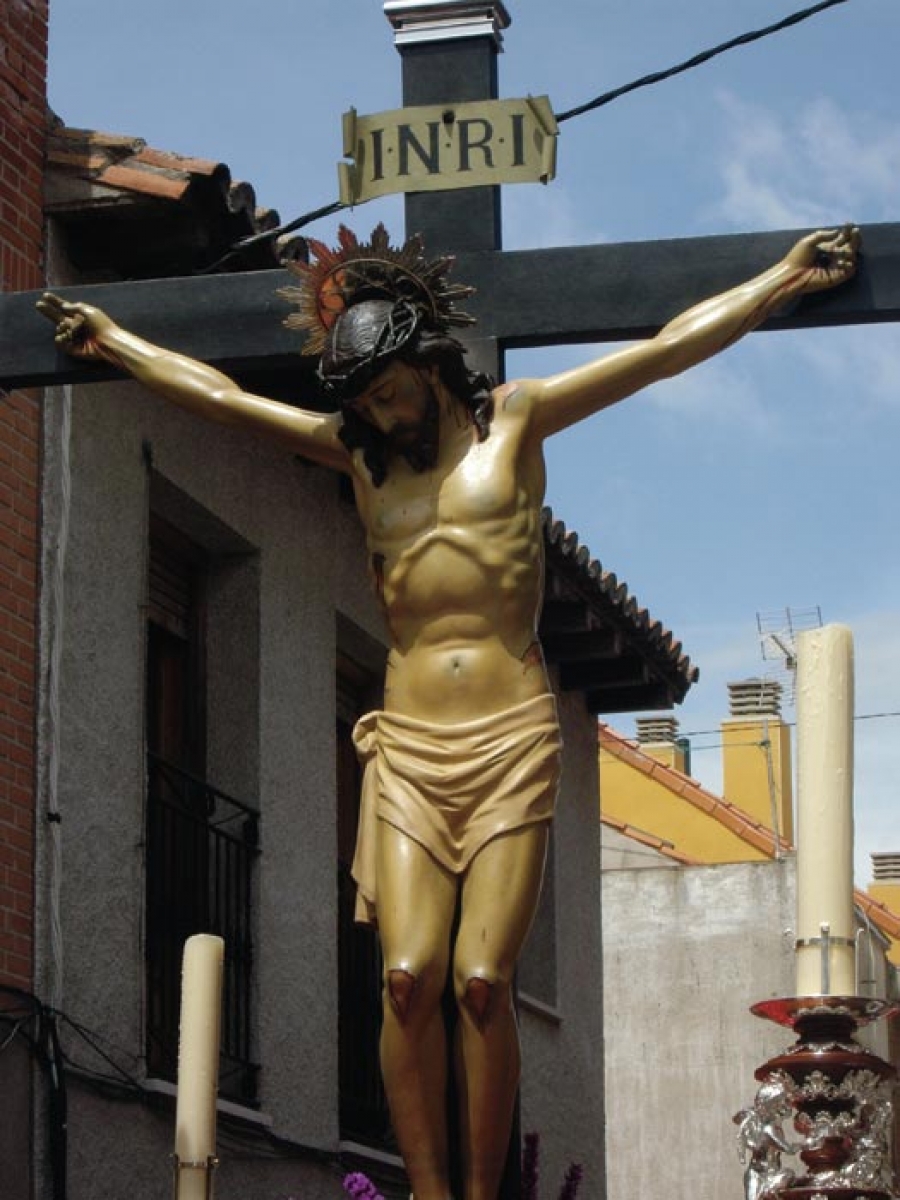 Fuencarral celebra una procesión con Nuestra Señora de Valverde y el Cristo de la Vera-Cruz en la Exaltación de la Santa Cruz