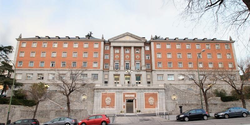 El cardenal Osoro visita el campus de Moncloa de la Universidad CEU San Pablo