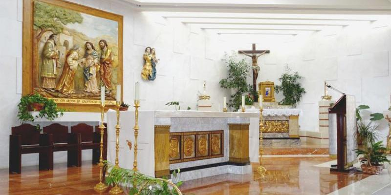 Juan Carlos Merino preside la entrega de Biblias en Nuestra Se&ntilde;ora de la Visitaci&oacute;n de Las Rozas