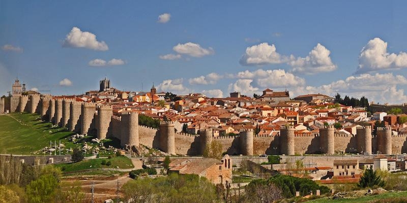 San Ignacio de Loyola de Torrelodones comienza el curso con una peregrinaci&oacute;n a &Aacute;vila