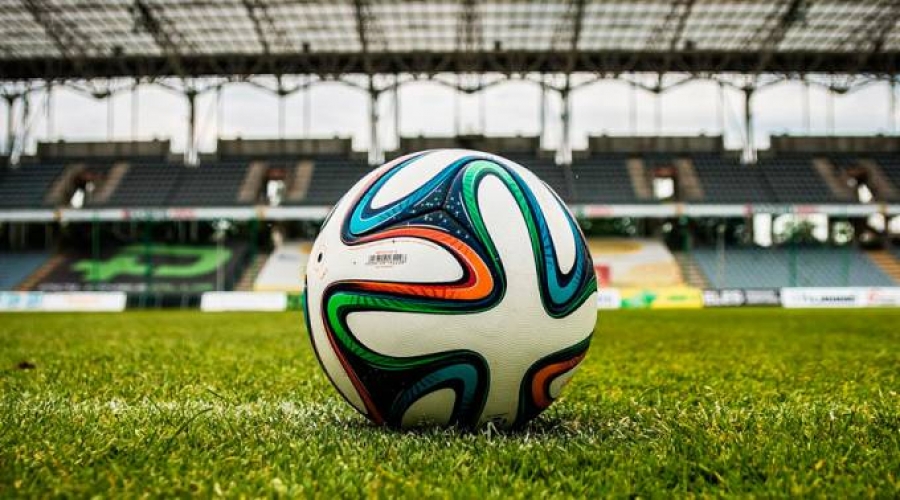 Sacerdote cierra campo de f&uacute;tbol parroquial por gritos blasfemos