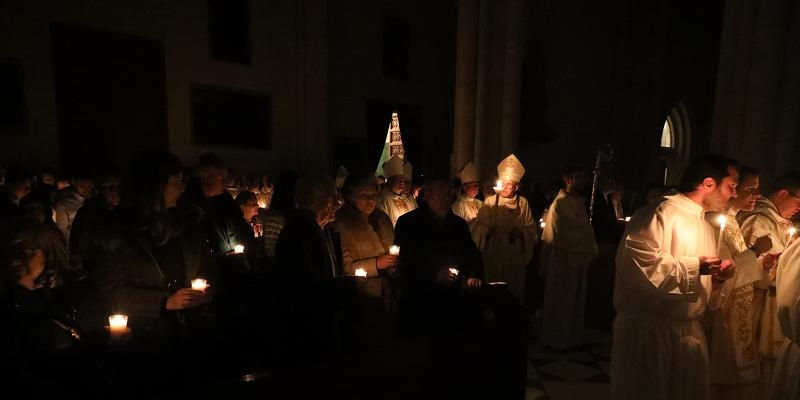Cardenal Osoro: &laquo;Que la luz de Pascua ahuyente las tinieblas del miedo y de la tristeza&raquo;