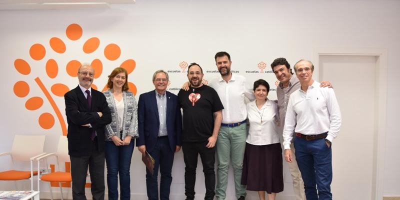 EC y '33 El Musical' firma un acuerdo de colaboraci&oacute;n