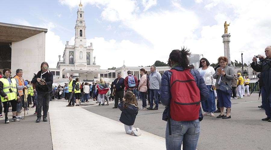 Santuario de Fátima rompe récord de peregrinos en el centenario de apariciones