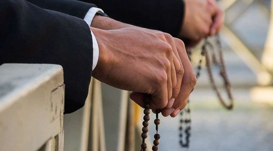 Tentaciones que enfrenta un exorcista