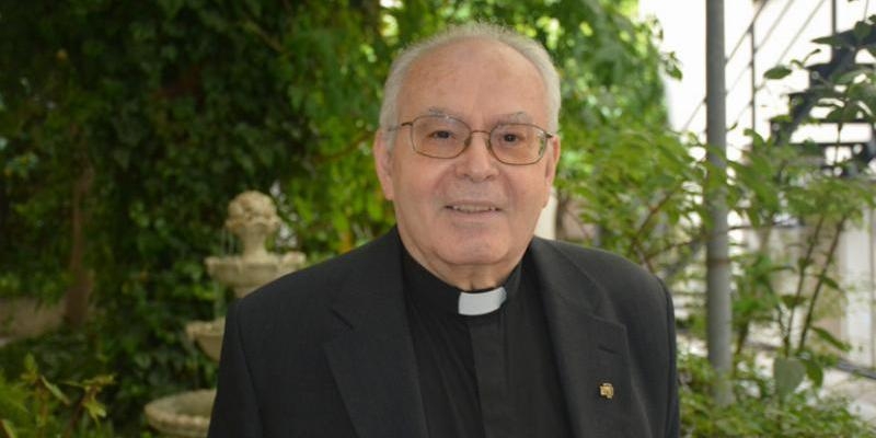 Monse&ntilde;or Aquilino Bocos Merino, cmf, concelebra con el Papa Francisco en la Misa de san Pedro y san Pablo