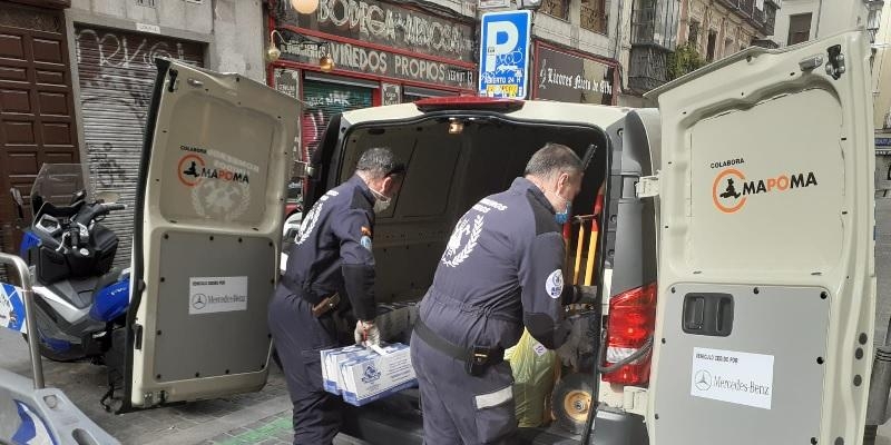Bomberos Unidos sin Fronteras reparte alimentos a las familias de San Ildefonso y Santos Justo y Pastor