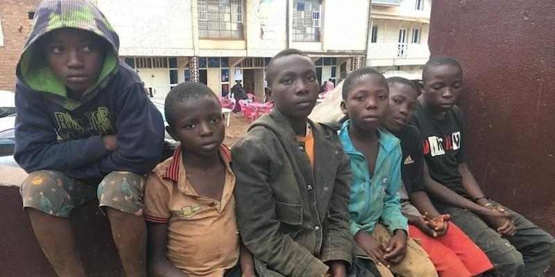 La Asociación Entretejiendo pide ayuda para rescatar a los niños de la calle de la R.D. del Congo