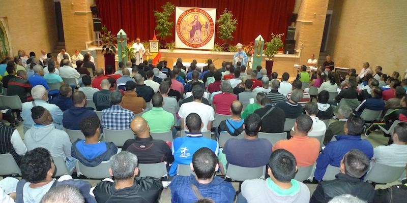 El cardenal Osoro celebra la Navidad con los internos en la c&aacute;rcel de Soto del Real