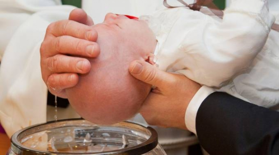 Ni mafiosos ni corruptos pueden ser padrinos de bautizo o boda, advierte obispo