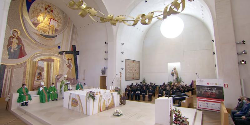 El arzobispo celebra la Misa final de Cat&oacute;licos y Vida P&uacute;blica: &laquo;Un ser humano destruido en su dignidad no nos puede dejar en la indiferencia&raquo;