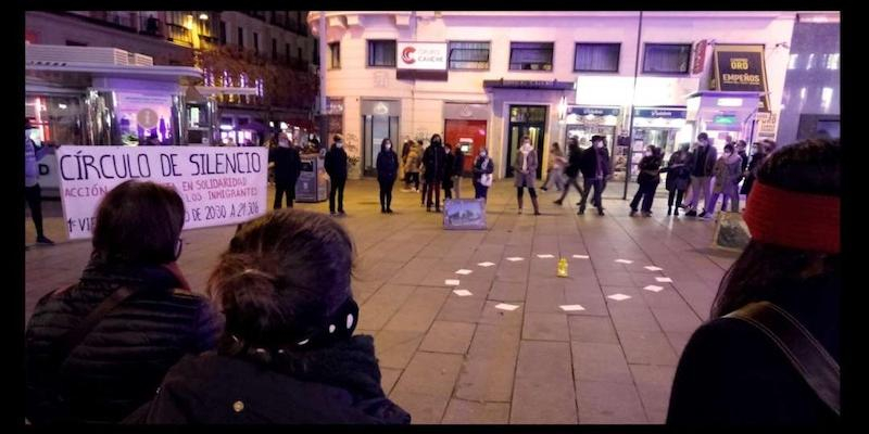 La plaza de Callao acoge el primer viernes de octubre un Círculo de Silencio en solidaridad con los migrantes