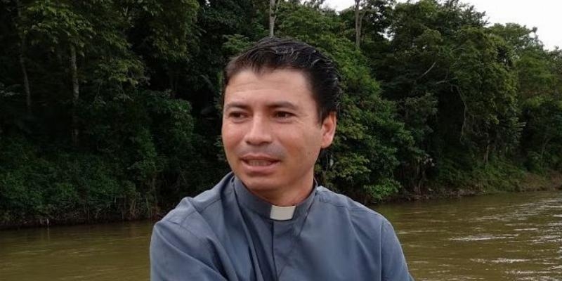 El padre Cristóbal Gadea ofrece su testimonio misionero en la basílica de la Concepción