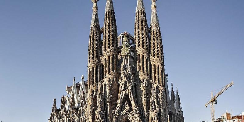 El voluntariado cultural Spiritus Artis de San Gin&eacute;s estudia el templo de la Sagrada Familia de Gaud&iacute;