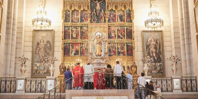 El cardenal Jos&eacute; Cobo preside este mi&eacute;rcoles la Eucarist&iacute;a de la Corte de Honor de la Almudena en su fiesta capitular