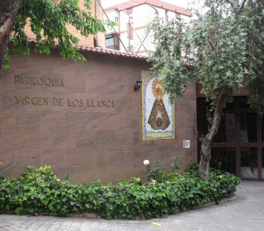 Comienzan los actos de clausura del 50 aniversario de la erecci&oacute;n can&oacute;nica de la parroquia Virgen de los Llanos