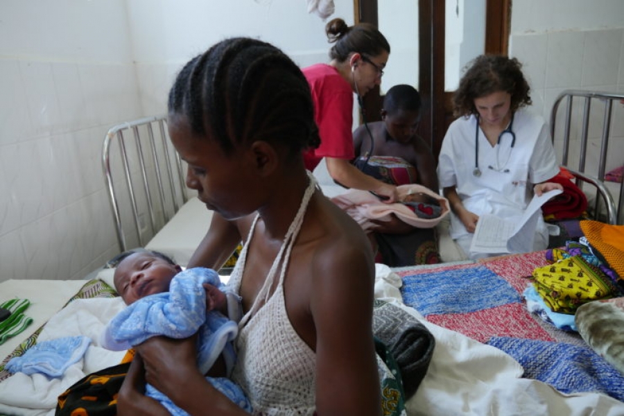 Congreso en el Vaticano pide acceso sanitario para los ni&ntilde;os con VIH