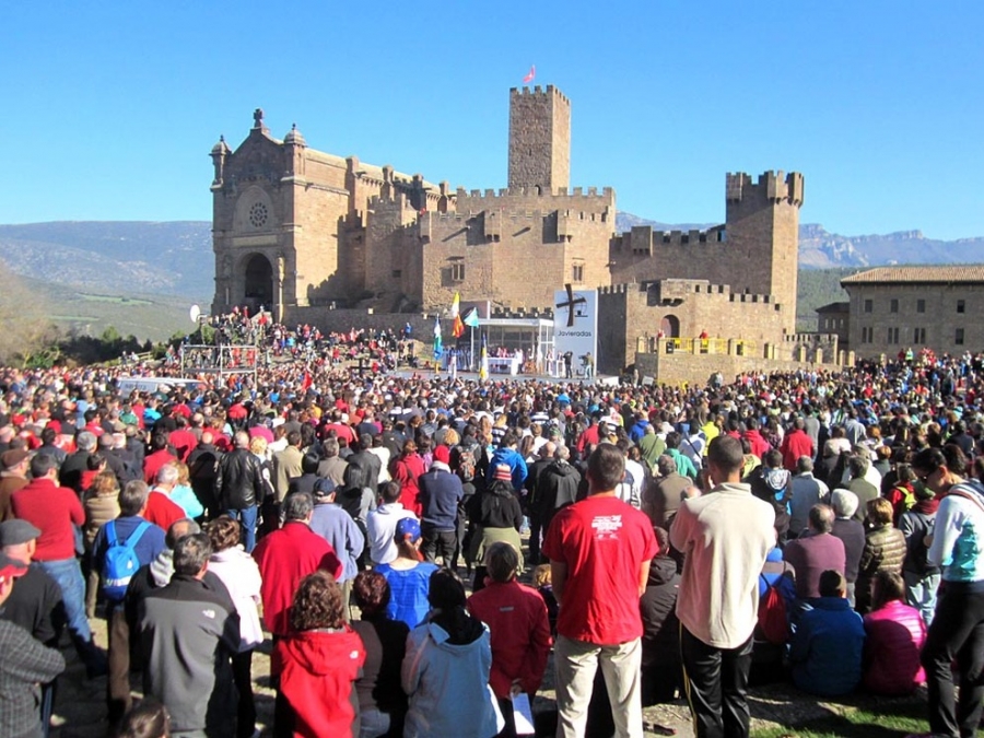 J&oacute;venes madrile&ntilde;os participan en la primera javierada