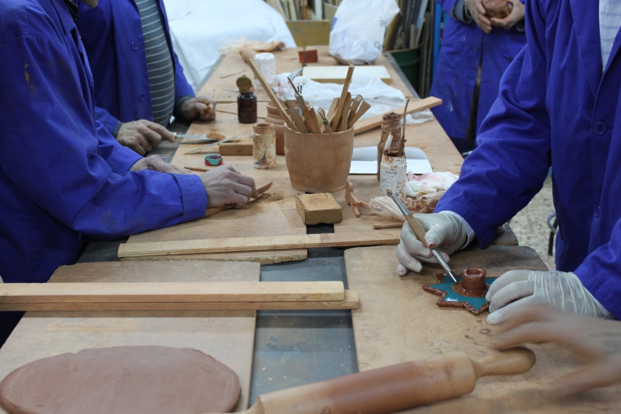 El centro de tratamiento de adicciones de C&aacute;ritas Madrid prepara la Navidad y expone sus productos artesanales