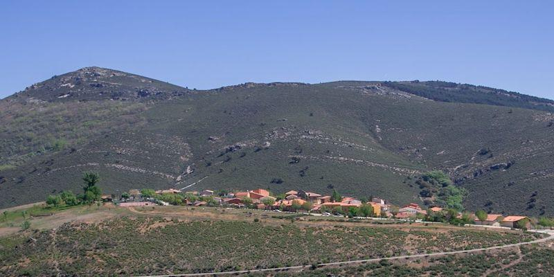 Santa María Madre de Dios de Tres Cantos organiza un campo de trabajo con adolescentes en El Atazar