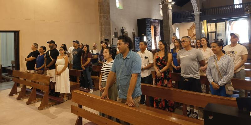 «La Iglesia es una comunidad que te acoge y camina contigo»: parejas de la macroboda de San Sebastián Mártir comparten su experiencia a tres días del 'sí quiero'»