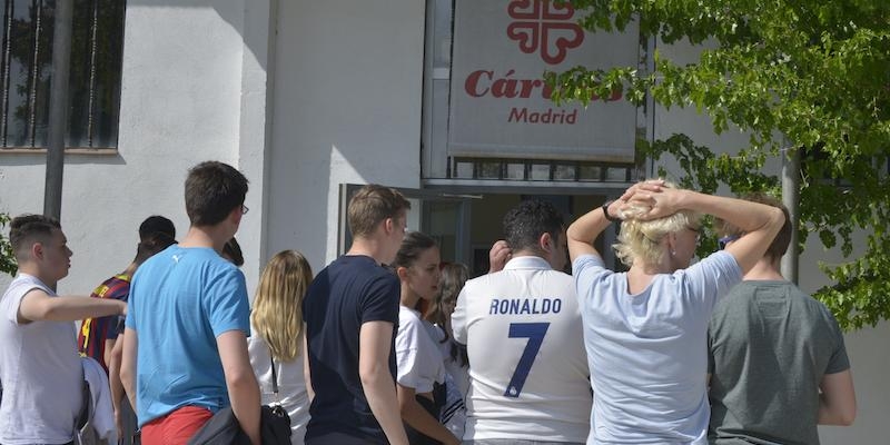 Alumnos de Comillas, Deusto y Esade participan como voluntarios en los proyectos de personas en situaci&oacute;n de exclusi&oacute;n de C&aacute;ritas Madrid