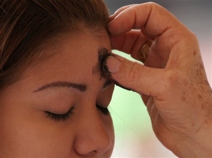 La iglesia de San Gin&eacute;s aumenta las celebraciones para imponer la ceniza al comienzo de la Cuaresma