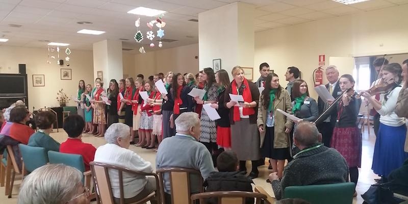 La residencia de personas mayores Fundaci&oacute;n Santa Luc&iacute;a acoge un encuentro intergeneracional