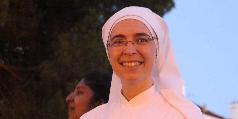 Sor Marie Lacouture, responsable del voluntariado de las Hermanitas de los Pobres: «Se puede disfrutar mucho dándose y ayudando a otros»