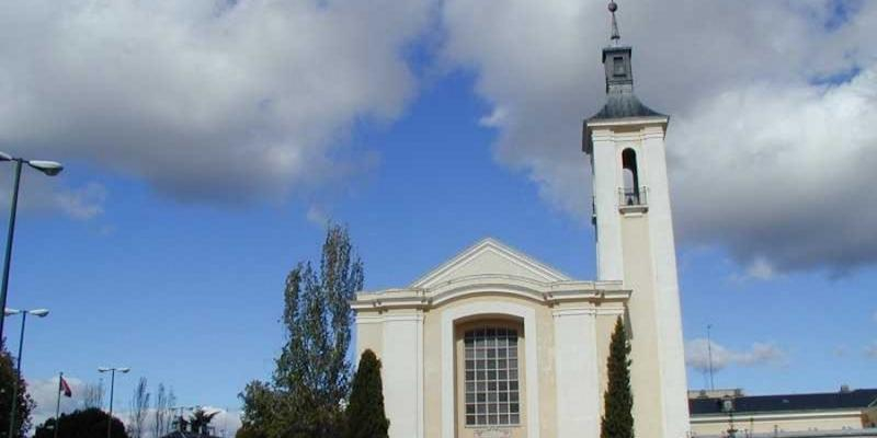 Juan Carlos Merino celebra en Inmaculada Concepci&oacute;n de El Pardo la Misa pascual de las comunidades neocatecumenales