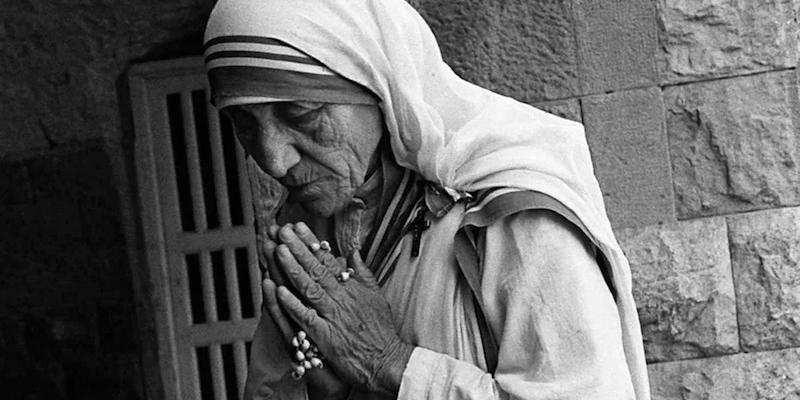 El aula de actualidad de Asunción de Nuestra Señora de Torrelodones arranca con una reflexión sobre Madre Teresa