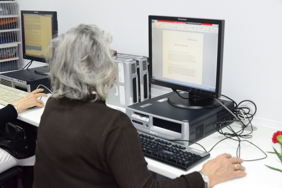 El centro de d&iacute;a Luis V&eacute;lez de Guevara, de C&aacute;ritas Madrid, abre sus puertas a j&oacute;venes universitarias de Comillas