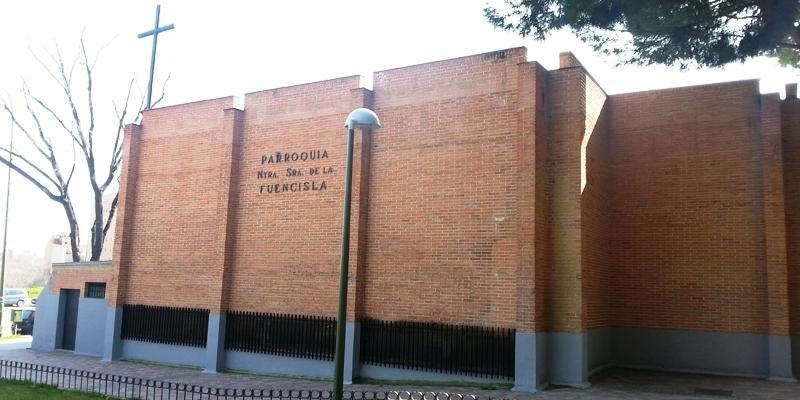 El cardenal Osoro imparte el sacramento de la Confirmaci&oacute;n en Nuestra Se&ntilde;ora de la Fuencisla