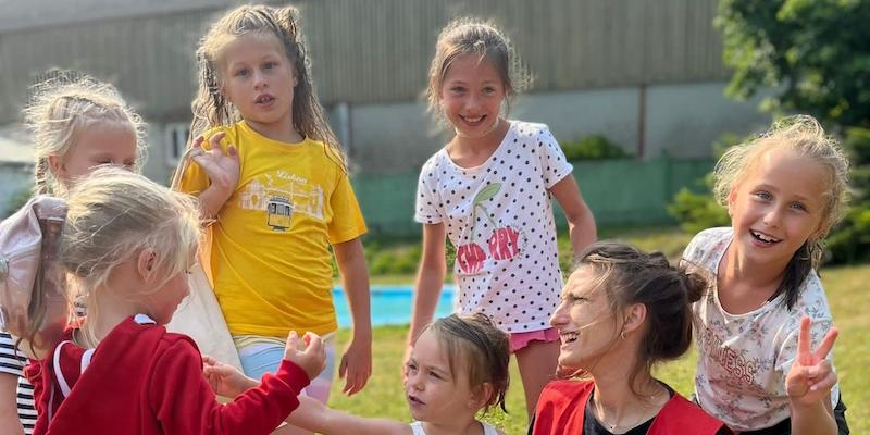 Familias ucranianas acompa&ntilde;adas por C&aacute;ritas Diocesana de Madrid disfrutan de unos d&iacute;as de vacaciones en Galicia