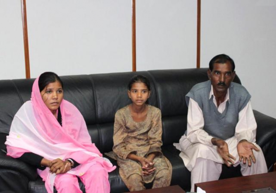 Entre la persecuci&oacute;n y el miedo: As&iacute; vive la familia de Asia Bibi en Pakist&aacute;n