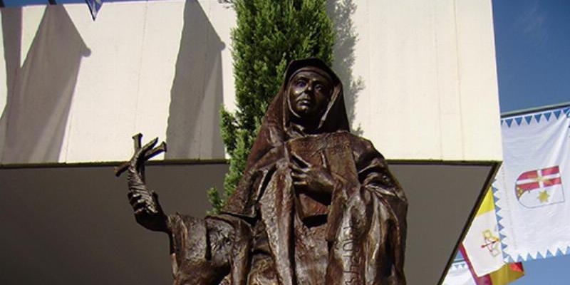 Monseñor Santos Montoya inaugura el curso pastoral en Santa Teresa Benedicta de  la Cruz