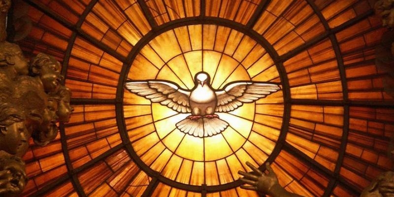 Gil Gonz&aacute;lez imparte el sacramento de la Confirmaci&oacute;n en Torrelodones